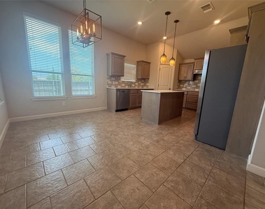 18808 Bajo Drive - Photo Thumbnail 5