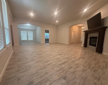 18808 Bajo Drive - Photo Thumbnail 9