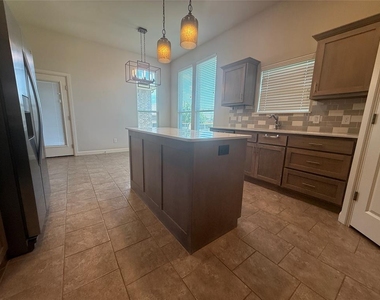 18808 Bajo Drive - Photo Thumbnail 6