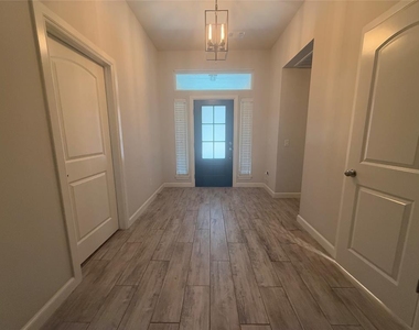 18808 Bajo Drive - Photo Thumbnail 4