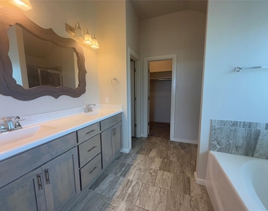 18808 Bajo Drive - Photo Thumbnail 13