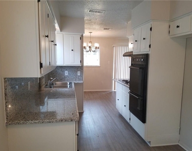 2724 Buffalo Drive - Photo Thumbnail 4