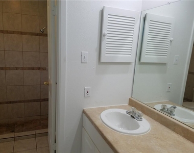 2724 Buffalo Drive - Photo Thumbnail 9