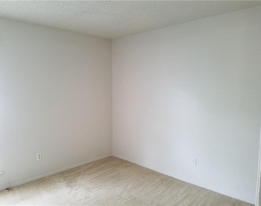 2724 Buffalo Drive - Photo Thumbnail 11