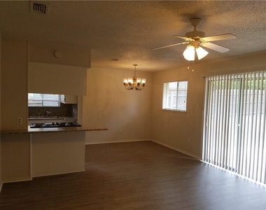 2724 Buffalo Drive - Photo Thumbnail 2