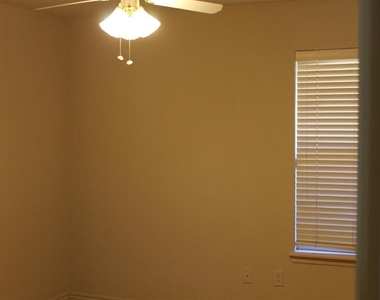 1010 Melisa Drive - Photo Thumbnail 9
