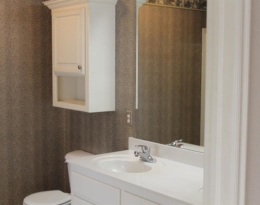 1010 Melisa Drive - Photo Thumbnail 15