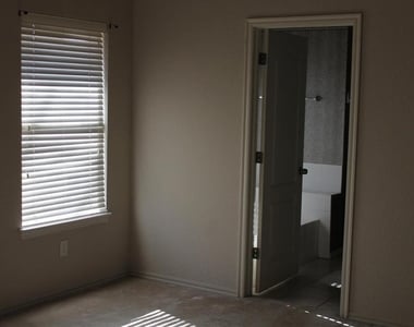 1010 Melisa Drive - Photo Thumbnail 14