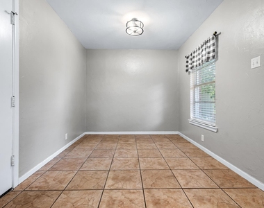 704 Downing Drive - Photo Thumbnail 4