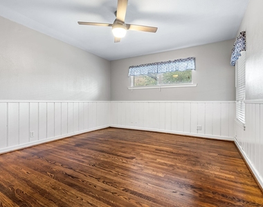 704 Downing Drive - Photo Thumbnail 7
