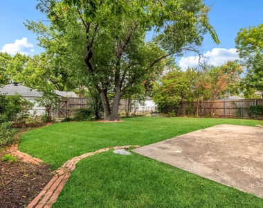 704 Downing Drive - Photo Thumbnail 15