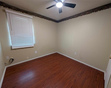 850 Greenvale Road - Photo Thumbnail 7