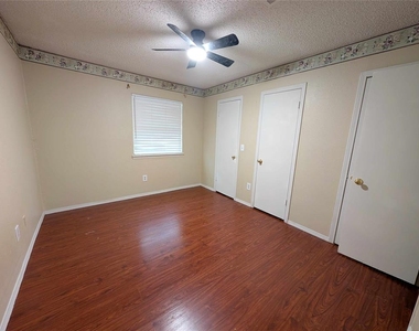 850 Greenvale Road - Photo Thumbnail 5