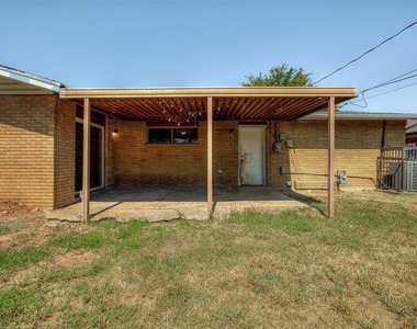 8900 S Hillcrest Drive - Photo Thumbnail 28