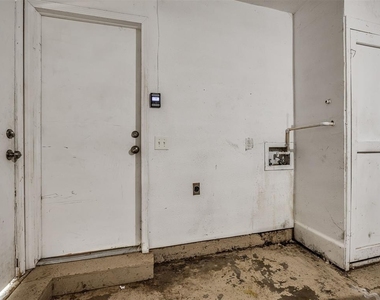8900 S Hillcrest Drive - Photo Thumbnail 27