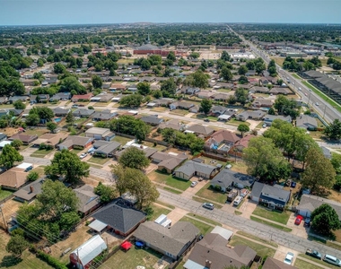 8900 S Hillcrest Drive - Photo Thumbnail 34