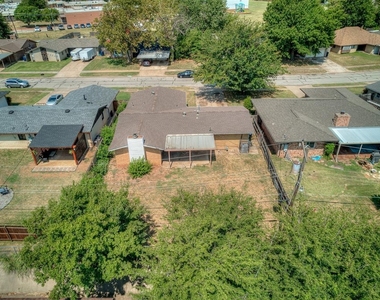 8900 S Hillcrest Drive - Photo Thumbnail 33