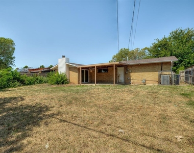 8900 S Hillcrest Drive - Photo Thumbnail 30