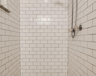 8900 S Hillcrest Drive - Photo Thumbnail 19