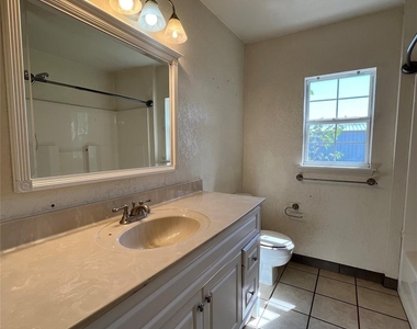 305 East Road - Photo Thumbnail 8