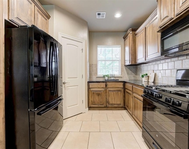 1716 Kamber Terrace - Photo Thumbnail 15