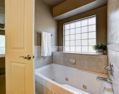 1716 Kamber Terrace - Photo Thumbnail 27