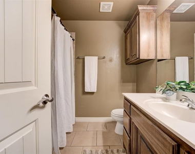 1716 Kamber Terrace - Photo Thumbnail 31