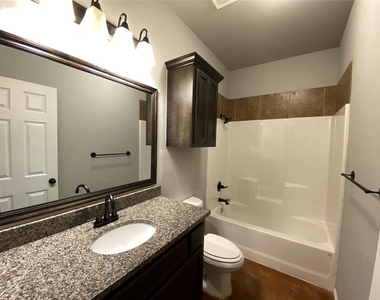 1846 Cypress Lane - Photo Thumbnail 5