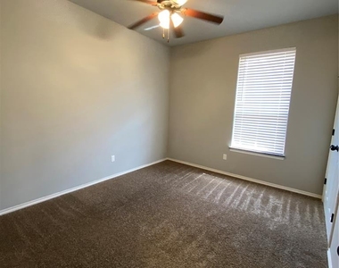 1846 Cypress Lane - Photo Thumbnail 10