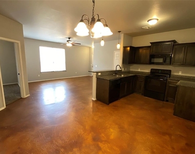 1846 Cypress Lane - Photo Thumbnail 3