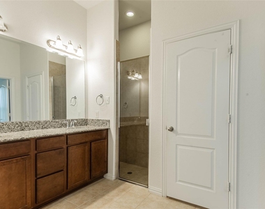 1404 Suttonview Drive - Photo Thumbnail 31