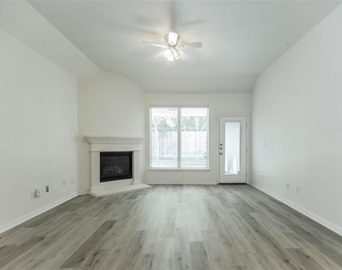 1404 Suttonview Drive - Photo Thumbnail 18