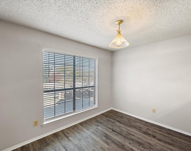 406 E Denton Drive - Photo Thumbnail 11