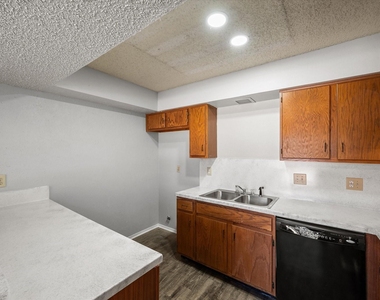 406 E Denton Drive - Photo Thumbnail 16