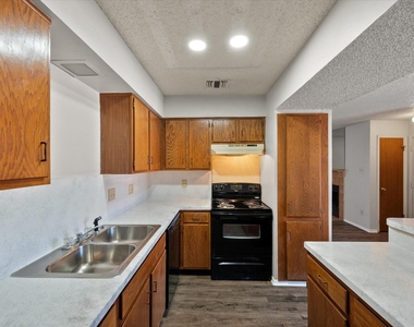 406 E Denton Drive - Photo Thumbnail 19