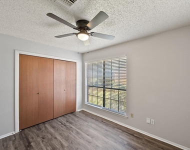 406 E Denton Drive - Photo Thumbnail 26
