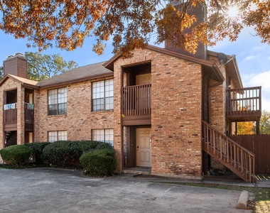 406 E Denton Drive - Photo Thumbnail 3