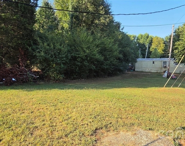 918 Mountain Crest Drive - Photo Thumbnail 15