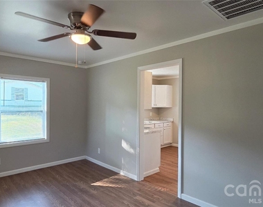 918 Mountain Crest Drive - Photo Thumbnail 5