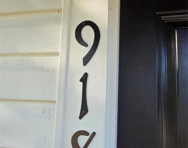 918 Mountain Crest Drive - Photo Thumbnail 1