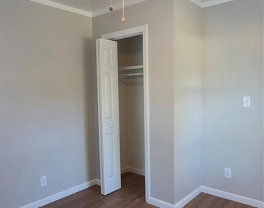 918 Mountain Crest Drive - Photo Thumbnail 9