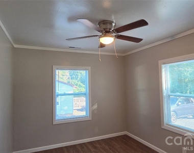 918 Mountain Crest Drive - Photo Thumbnail 8
