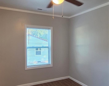 918 Mountain Crest Drive - Photo Thumbnail 10