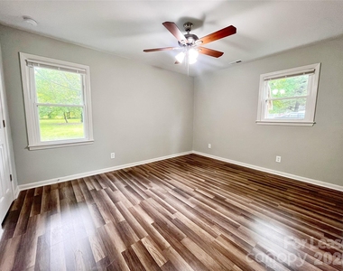 6525 Mcbride Street - Photo Thumbnail 6