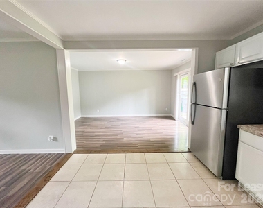 6525 Mcbride Street - Photo Thumbnail 3
