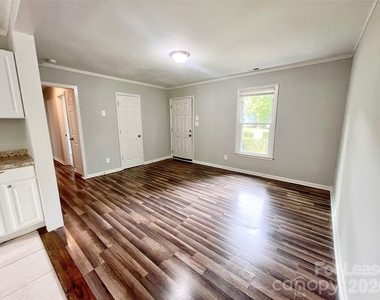 6525 Mcbride Street - Photo Thumbnail 5