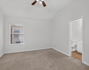 10302 Fairway Vista Drive - Photo Thumbnail 18