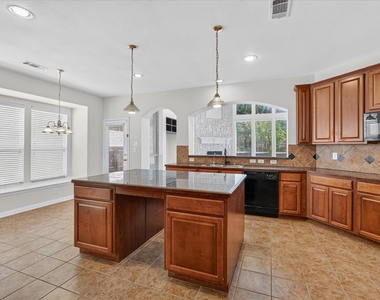 10302 Fairway Vista Drive - Photo Thumbnail 6