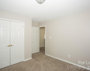 2915 Canary Court - Photo Thumbnail 8