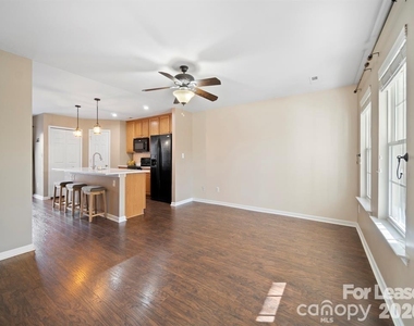 18461 Streamline Court - Photo Thumbnail 6